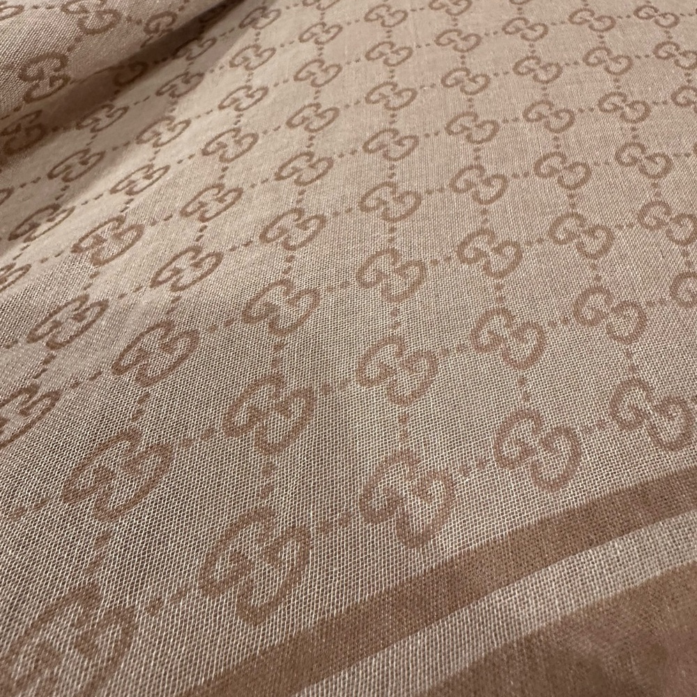 Gucci Elegant Brown Striped Scarf - Picture 4 of 7